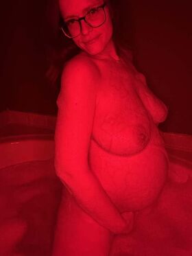 Curvymilf Nude Leaks OnlyFans Photo 13