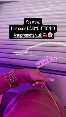 Daisy dutton / daisy._dutton