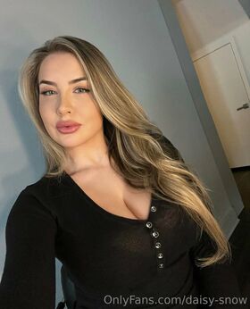 daisy-snow