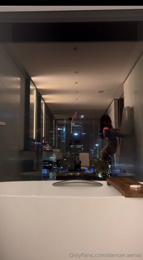 dancer.aerial