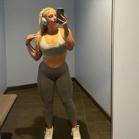 Deanna Horvath / deannamarie.fitness