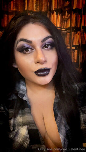 dee_valentinee