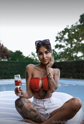 definy Nøgne lækkede OnlyFans foto 6