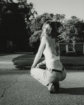 Delilah Fotografie scursă ilegal OnlyFans dezbrăcată 396