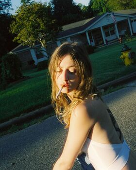 Delilah Fotografie scursă ilegal OnlyFans dezbrăcată 400