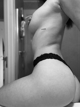 deluloe Φωτογραφία γυμνής διαρροής OnlyFans 6