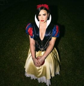 Demi Lovato Nude Leaks OnlyFans Photo 31
