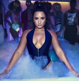 Demi Lovato Nude Leaks OnlyFans Photo 159