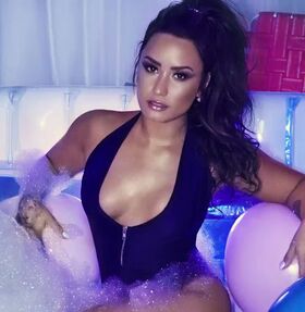 Demi Lovato Nude Leaks OnlyFans Photo 160