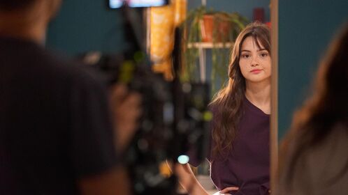 Derya Pinar Ak Procurena gola OnlyFans fotografija 1