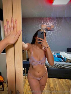die_webcam_sarah Nude Leaks OnlyFans Photo 1