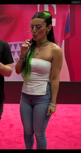 Dilaraa Фото просочення OnlyFans (оголене) 236