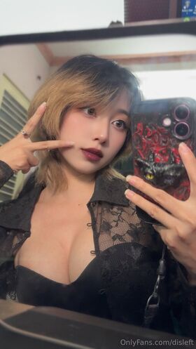 Disleft नग्न लीक OnlyFans फोटो 28