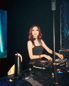 DJ Camgirl