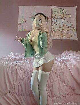 Dollfault Fotografie scursă ilegal OnlyFans dezbrăcată 12