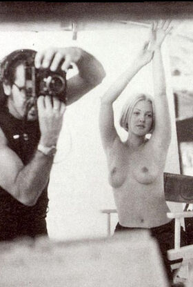 Drew Barrymore Nude Leaks OnlyFans Photo 18