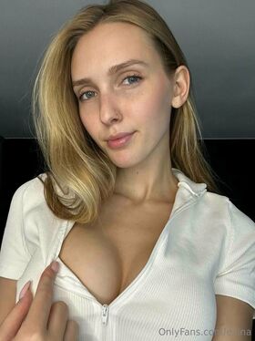 e.lina Nude Leaks OnlyFans Photo 26