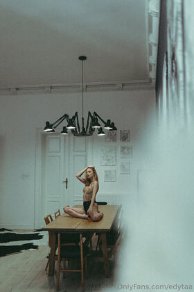 edytaa Procurena gola OnlyFans fotografija 10