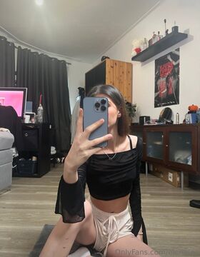 Elenafee Nude Leaks OnlyFans Photo 30