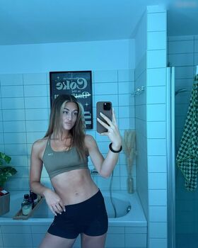 Eleni Frommann Nude Leaks OnlyFans Photo 31