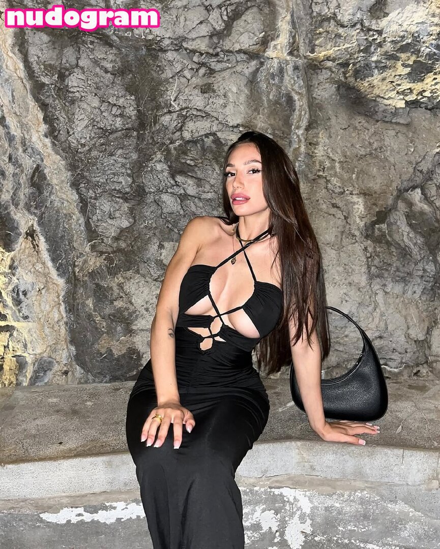 Eleonora Garrioli  eleonora.garatto  eleonoragarrioli Nude Leaks OnlyFans  Photo 37 - Nudogram v2.1