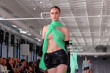 ellaemhoff Fotografie scursă ilegal OnlyFans dezbrăcată 19