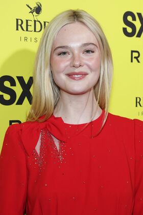 Elle Fanning Nude Leaks OnlyFans Photo 1827