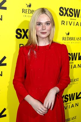 Elle Fanning Nude Leaks OnlyFans Photo 1829