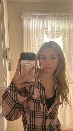 Ellesasmrr Nude Leaks OnlyFans Photo 6