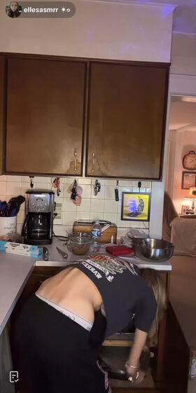 Ellesasmrr Nude Leaks OnlyFans Photo 10