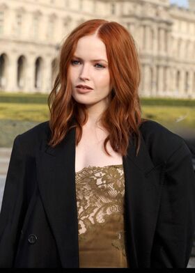 Ellie Bamber Nude Leaks OnlyFans Photo 435