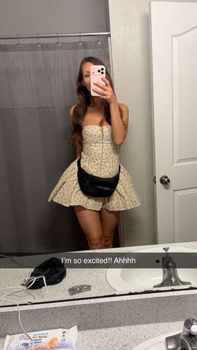 Eloise Head Nude Leaks OnlyFans Photo 20