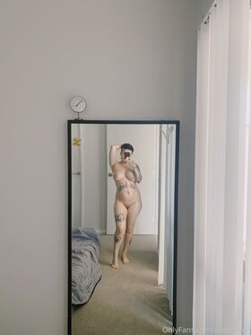 Eloura Wild Nude Leaks OnlyFans Photo 15
