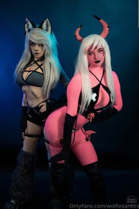 Ember Wolf Uniknutá nahá OnlyFans fotografia 310