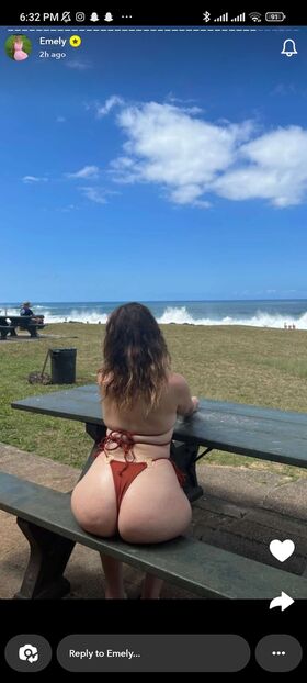 Emely Hernandez Nude Leaks OnlyFans Photo 9