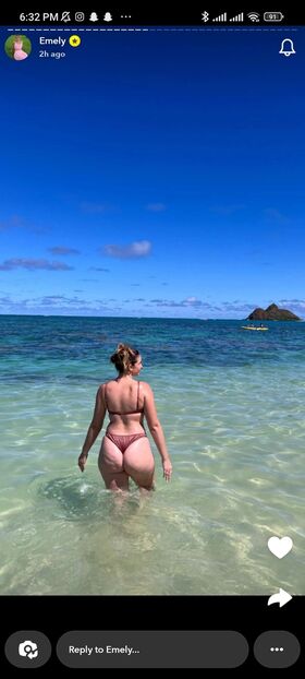 Emely Hernandez Nude Leaks OnlyFans Photo 10