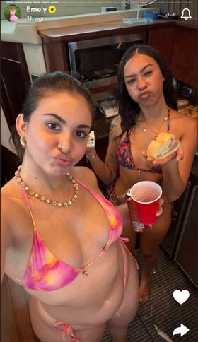 Emely Hernandez Nude Leaks OnlyFans Photo 27