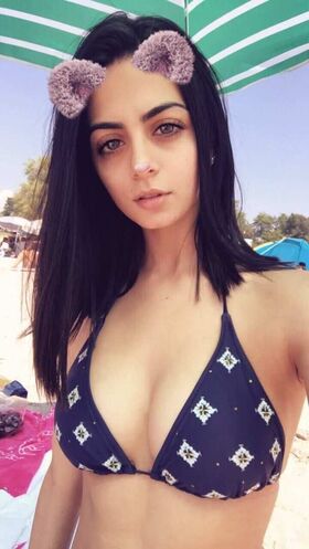 Emeraude Toubia Nude Leaks OnlyFans Photo 39