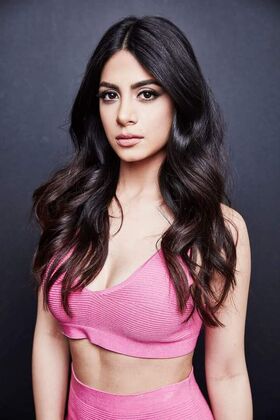 Emeraude Toubia Nude Leaks OnlyFans Photo 43