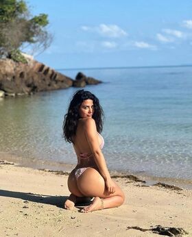 Emeraude Toubia Nude Leaks OnlyFans Photo 58