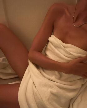 Emily Oberg Nude Leaks OnlyFans Photo 94