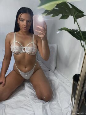 Emily Woods Nude Leaks OnlyFans Photo 17