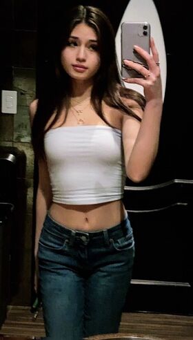 Emilykr0pp Foto vazada OnlyFans nua 19