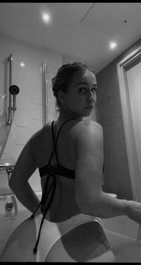 Emmi Lampinen Nude Leaks OnlyFans Photo 31
