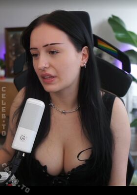 Emmo 유출된 누드 OnlyFans 사진 16