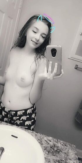 emmthequeen Nude Leaks OnlyFans Photo 3