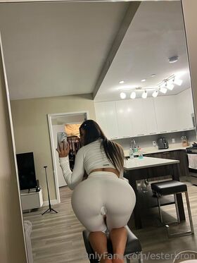 Esterbron Nude Leaks OnlyFans Photo 1