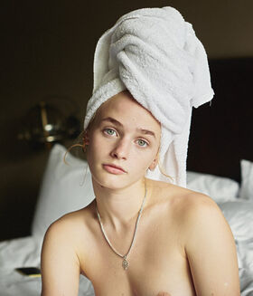 Esther-Rose McGregor Nude Leaks OnlyFans Photo 17