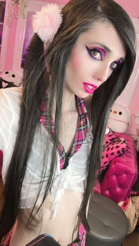 Eugenia Cooney Nude Leaks OnlyFans Photo 8