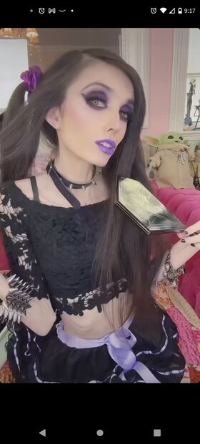 Eugenia Cooney Nude Leaks OnlyFans Photo 10